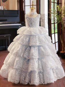 Klänningar 2023 Ny spetsbollklänning Flower Girls Dresses For Weddings Appliced ​​Boho Kids First Communion Dress Vintage Pageant Gowns Girls Bi Bi
