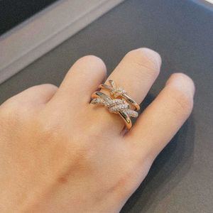 Rings Jewelry Knot Ring Women t Vacuum Plating 18k Gold Ailing Same Light Luxury 074C