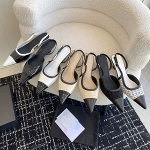 Yeni sivri ayak parmakları alçak topuklu sandaletler katırlar kadın için slayt patent deri patchwork slingback pompalar topuklu lüks tasarımcı elbise ofis ayakkabıları kutu
