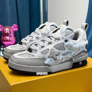 Mens Designer Trainer Sneaker 24SS Yeni Moda Şov Moda Marka Spor Ayakkabı Kauçuk taban Dekoratif Buzağı Deri Üst Açık Erkekler Günlük Ayakkabı