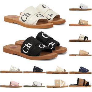 Gratis frakt Lyxdesigner tofflor Skor för kvinnor Sandaler Woody Flat Mules Slides Woman Canvas Square Toe Lace broderi Snake Summer Sanda Beach Outdoor