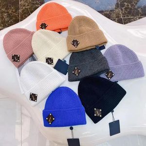 Berretti firmati da donna da uomo Berretti tre volte maschio femmina coppie marchio di moda cappello lavorato a maglia da donna uomo caldo berretto invernale cappello