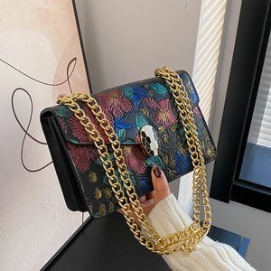 Factory wholesale women shoulder bags 4 elegant retro printed handbag street trend snake chain bag daily Joker embossed leather backpack 8469#