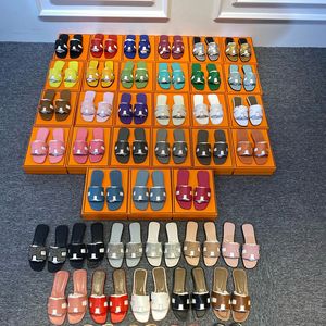 2024 Heta sandaler Miami Lychee Mönster PU Kvinnor utomhus svart vit rosa blå brun gul orange storlek 35-42 sandaler