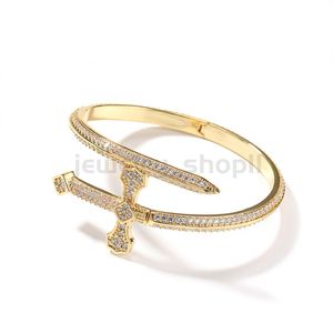 Bracciale con spada della giustizia hip hop con diamanti pieni di tendenza, versatile ornamento a mano, diamante cubano Moissanite intarsiato in oro, argento, oro rosa