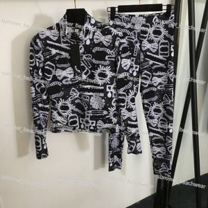 Women Yoga Wear Printed Long Sleeve Yoga Tops Stretch Leggings Set Stand Up Collar Yoga Tops Outdoor Sports Fitness Yoga Suit