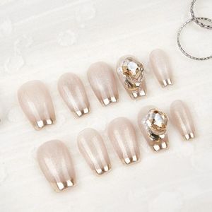 False Nails 10pcs 수제 프레스에 금속 황금 프랑스 팁 샴페인 모조 다이아몬드 디자인 광택 짧은 발레 모양의 가짜 가짜.