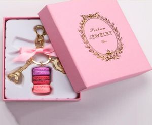 Anahtarlık Moda Alaşım Eiffel Tower Macaron Kek Key Zincir Mizaç Bayan Çanta Dekorasyon Cazibesi Araba Hediye Kutusu5452469