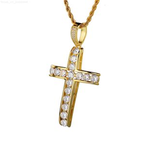 Dostawca moda prosta biżuteria diament mrożony Big CZ 24K Gold Plated Diamond Cross Cross Cross Naszyjnik