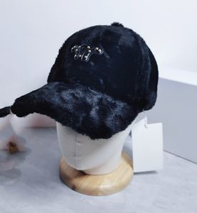 High Quality Leather Tag Rivet Baseball Cap Female Winter Korean Style Big Head Circumference Black Lamb Wool Face-Looking Small Peaked Caps