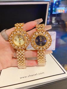 Orologi da polso di marca completa di moda Donna Ragazza Diamanti colorati Stile Acciaio Fascia metallica Quarzo Lusso con orologio CHO 02
