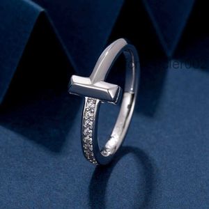 Rings Jewelry t v Gold Plated 18k Smooth Face Half Diamond Embedding Couple Ring Simple Versatile Fashion Light Luxury Pair ORNC