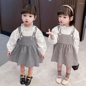 Kläderuppsättningar 2024 Spring Kids Girl Clothes Baby Outfit T-shirt Topps Plaid Sstrap Dress Suit For Children Girls Birthday