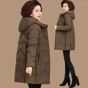 Kvinnors dikerockar 2024 Winter Coat Plus Size Middle Aged Mother Wadded Jackor Tjock quiltad jacka Huven Varmare bomullsparkas kvinnor