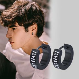 Rock Punk Norse Viking Runes Erkekler İçin Küpe, Su Geçirmez 14K Siyah Altın Huggie Hoops Kulak Hediye Takı, Brincos Maskulinos