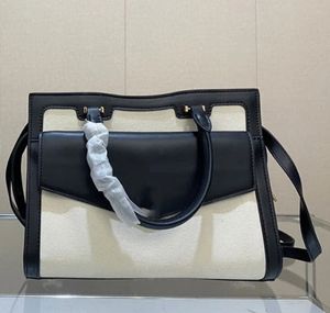 Borsa di design di lusso di alta qualità 2023 Borsa da donna classica in pelle con tracolla a catena nera