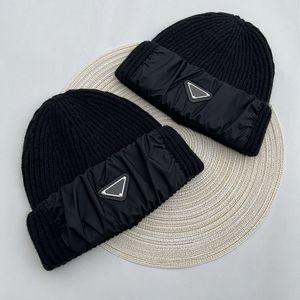 Mode unisex svart stickade hattar designer triangel skylt nylon skarv kall hatt män kvinnor kall motståndskraft