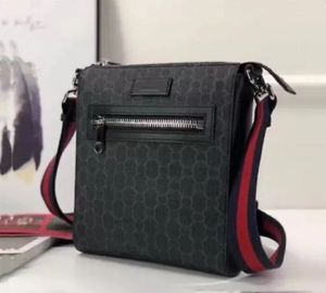 PU Yüksek Kaliteli Erkekler Messenger Çanta Tasarımcı Dizüstü Tag Lüks Omuz Çantası Çanta Çanta Çanta Evrak Çantası Erkekler Fermuar Square Bag Klasik Moda Baskılı Stripe Debriyaj