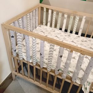 I lager 12st Lot Baby Bed Crib stötfångare Keeper Baby Bedding Bedside Protective Anticollision Barrier Cove 240103