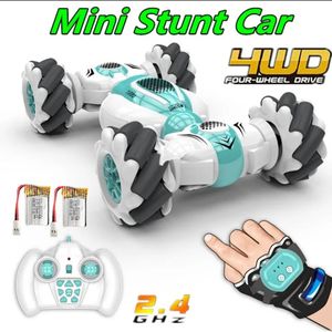 S012 24 GHz 4WD Mini RC Stunt Auto Fernbedienung Uhr Gesten Sensor Elektrische Spielzeug Drift Rotation Geschenk für Kinder 240103