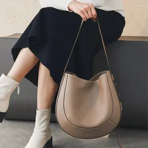 Evening Bags Brand Designer Women's Leather Bucket Bag Fashion Large Capacity Tote Hundred Leisure Shoulder Crossbody