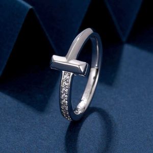 Rings Jewelry t v Gold Plated 18k Smooth Face Half Diamond Embedding Couple Ring Simple Versatile Fashion Light Luxury Pair W1AF