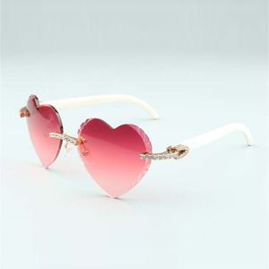 Direktverkauf: neue herzförmige Sonnenbrille mit Diamanten und Schneidlinsen 8300687, Bügel aus naturweißem Büffelhorn, Größe 58–18–140 mm