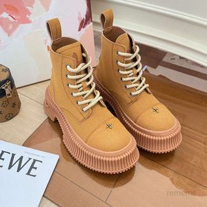 Sapatos de grife SMFK curto Martin botas outono e inverno novo Wu Xuanyi sola grossa de couro alto grandes botas amarelas trevo Fourleaf