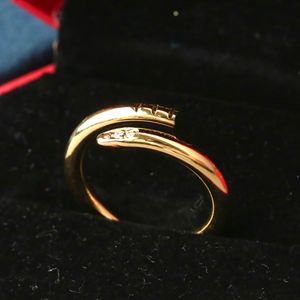 Love Rings for Women Band Ring smycken Sterling Silver Single Nail European American Fashion Street Casual Par Classic Gold Silver Rose Size 6-9 med låda