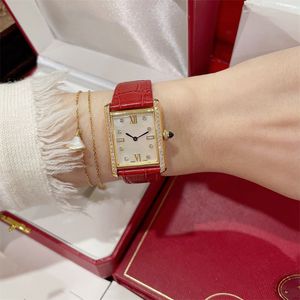 Woman's Watch the Square Quartz Movement Size 25.5 × 33.7 مم لؤلؤة فريتيلاريا تجعل الاتصال الهاتفي المائي الرائع الرائع أزياء الرفاهية الرفاهية.