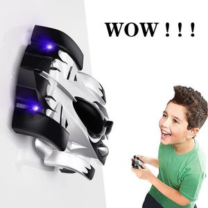 Mini auto RC da arrampicata su parete con luci a LED Telecomando Rotazione a 360 gradi Auto da corsa a induzione di gravità Giocattoli regalo per bambini 240103