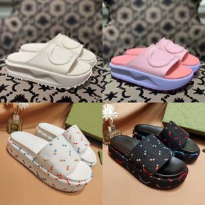 New Product 2024 Designer shoes New style Slippers Sandal Slide Macaron thick bottom non-slip soft bottom fashion G house slipper women wear beach flip-flops INS