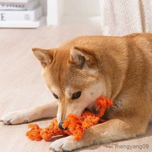 犬のおもちゃを噛む手作りの綿ロープニンジンの形状犬の子犬の噛むおもちゃのための小さな大きな犬のためのおもちゃを掃除するおもちゃ屋外の楽しいトレーニング