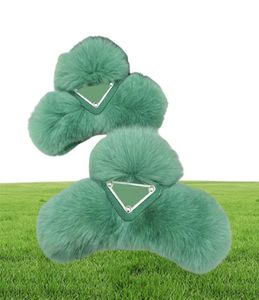 y Hair Clips Designer Frauen Luxurys Haarnadeln Fuzzy Letters Klauen Clip Furry Winter Warm Haarnadel Designer Mädchen Haircips Schmuck 4389977