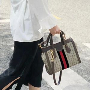 Дизайнерская сумка, женская дорожная сумка, мужская классическая сумка для багажа Ophidia Универсальная сумка из воловьей кожи для выхода на улицу Сумка через плечо большой вместимости
