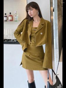 ワークドレスオフィスレディドレススーツジャケットコートストラップレス2ピースセット女性秋のファッション韓国ミニフェスティバル衣装
