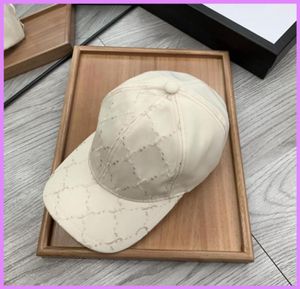 Nylon broderi designer baseball cap för män casquette kvinnor monterad hatt vit och svart mode casual designer sol hattar mössor d4227683