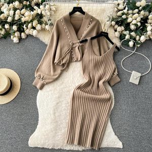 Arbeitskleider Mode Pullover 2 Stück Kleid Sets Frauen V-Ausschnitt Fledermausärmel Perlen Strickjacke Jacke weiblich Sexy trägerlose figurbetonte Anzüge