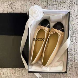 Canale di moda Ballerine Scarpe Parigi Lusso Nero Marche da donna Scarpe eleganti da donna in vera pelle trapuntata con punta rotonda e ballerina