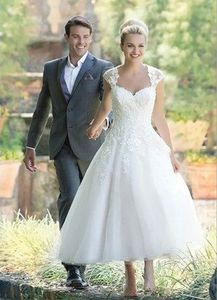 Abito da sposa vintage in tulle con linea A, lunghezza tè, applicazioni in pizzo, scollo a cuore, senza maniche, abiti da sposa da giardino, allacciatura posteriore, 2024, primavera estate, vestido de novia