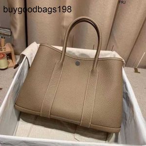 Designer Garden Party Bags 2024 Nova Moda Genuína Couro Mulheres Grande Capacidade Balde Um Ombro Portátil Tote Casamento Nupcial Tem Logotipo Ynqv