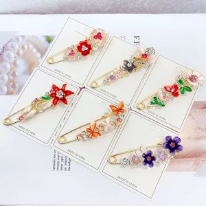 High-end broscher för kvinnor Flower Brosch Pin Crystal Rhinestones Safety Pins Woman Jewelry Accessories Hijab Scarf Clip Buckles