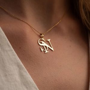 Collana personalizzata a doppia partenza in oro adatta per regali per donne e ragazze collane con ciondolo con lettere personalizzate gioielli in acciaio inossidabile 240104