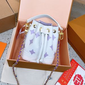 24ss kvinnor totes väskor läder präglad blomma hink handväska lyxiga designers shouder crossbody messenger damer rese handväska totes påse handväska 16 cm