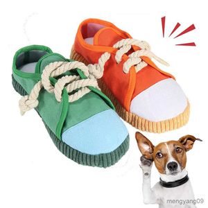 Hundespielzeug zum Kauen, Kauspielzeug für Hunde, kreative Schuhform, quietschendes Spielzeug, langlebiges und sicheres Hundespielspielzeug, lustige Schuhe, Geräuschspielzeug für kleine und mittelgroße Haustiere
