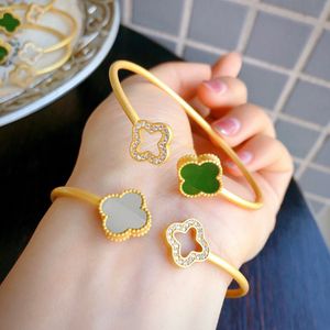 18k Gold Luxury Clover Designer Bangle Armband Retro Vintage Womens White Stone 4 Leaf Four Leaves Elegant Charm Bling Diamond Crystal Bangles Armband