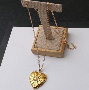 20 -styl luksusowy projekt marki Letter Wisidant Naszyjniki Łańcuch 18K Gold Splated Crystal Rhinestone Sweter Newklace for Women Wedding Jewerlry Akcesoria