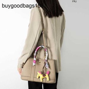 Designer Garden Party Bags Autumn and Winter 2024 New Womens One Shoulder Oblique Cross Tote Versatile Handheld Large Shopping Water Have Logo Envl