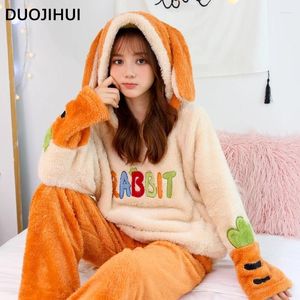 Damen-Nachtwäsche DUOJIHUI Winter Dicke Warme Weiche Kapuze Pyjamas Für Frauen Koreanische Schöne Druck Lose Lässige Mode 2-farben Weibliche set