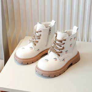 Botas 2024 outono e inverno crianças moda bordado cereja curto estilo coreano meninas versátil sola macia criança casual